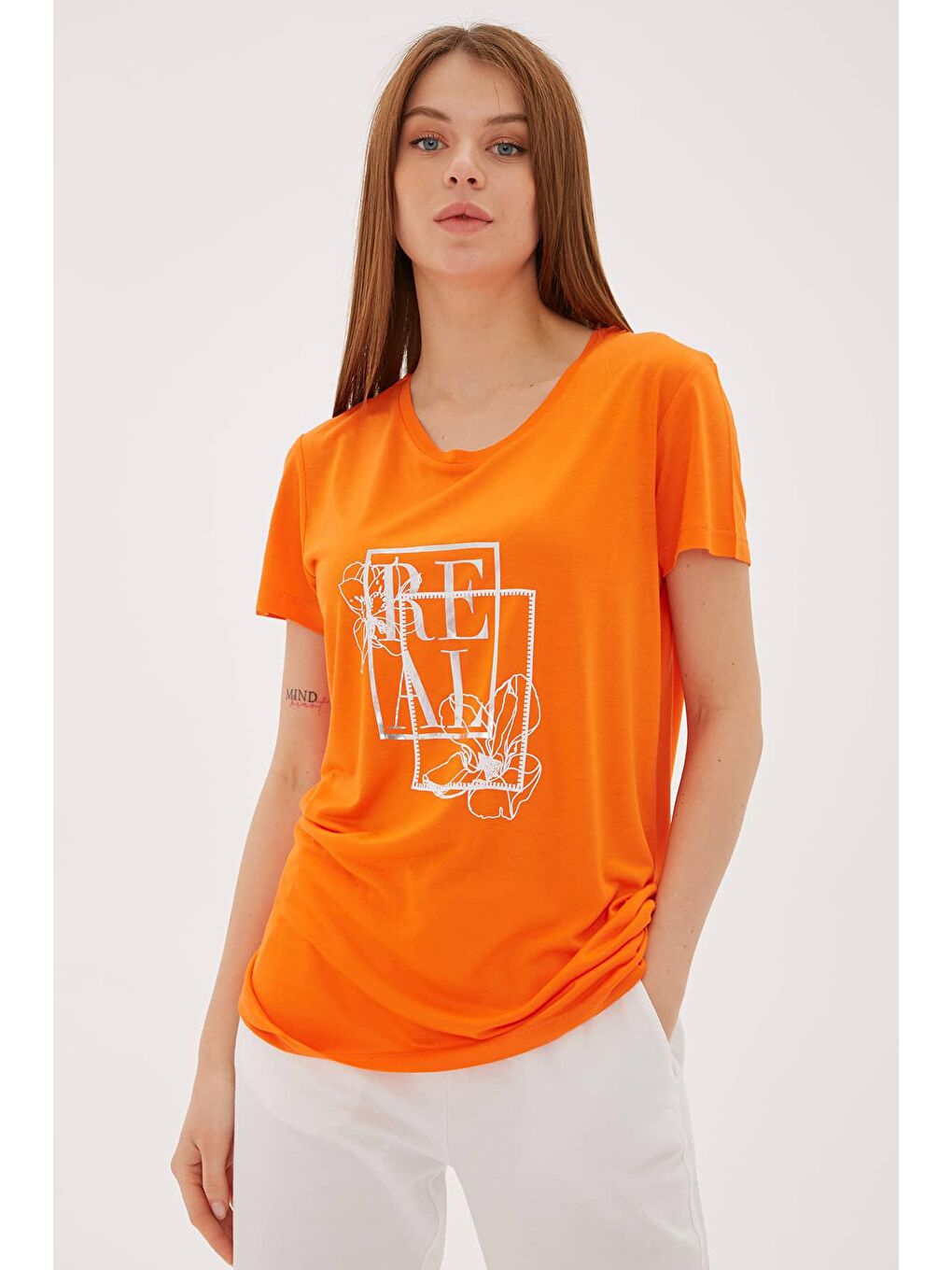 Turuncu Regular Fit Bisiklet Yaka Örme Kadın T Shirt 23Y0245K1-1