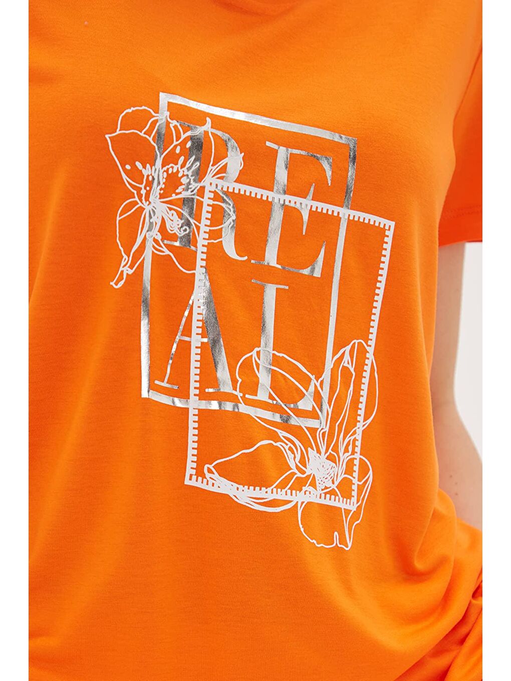 Turuncu Regular Fit Bisiklet Yaka Örme Kadın T Shirt 23Y0245K1-2