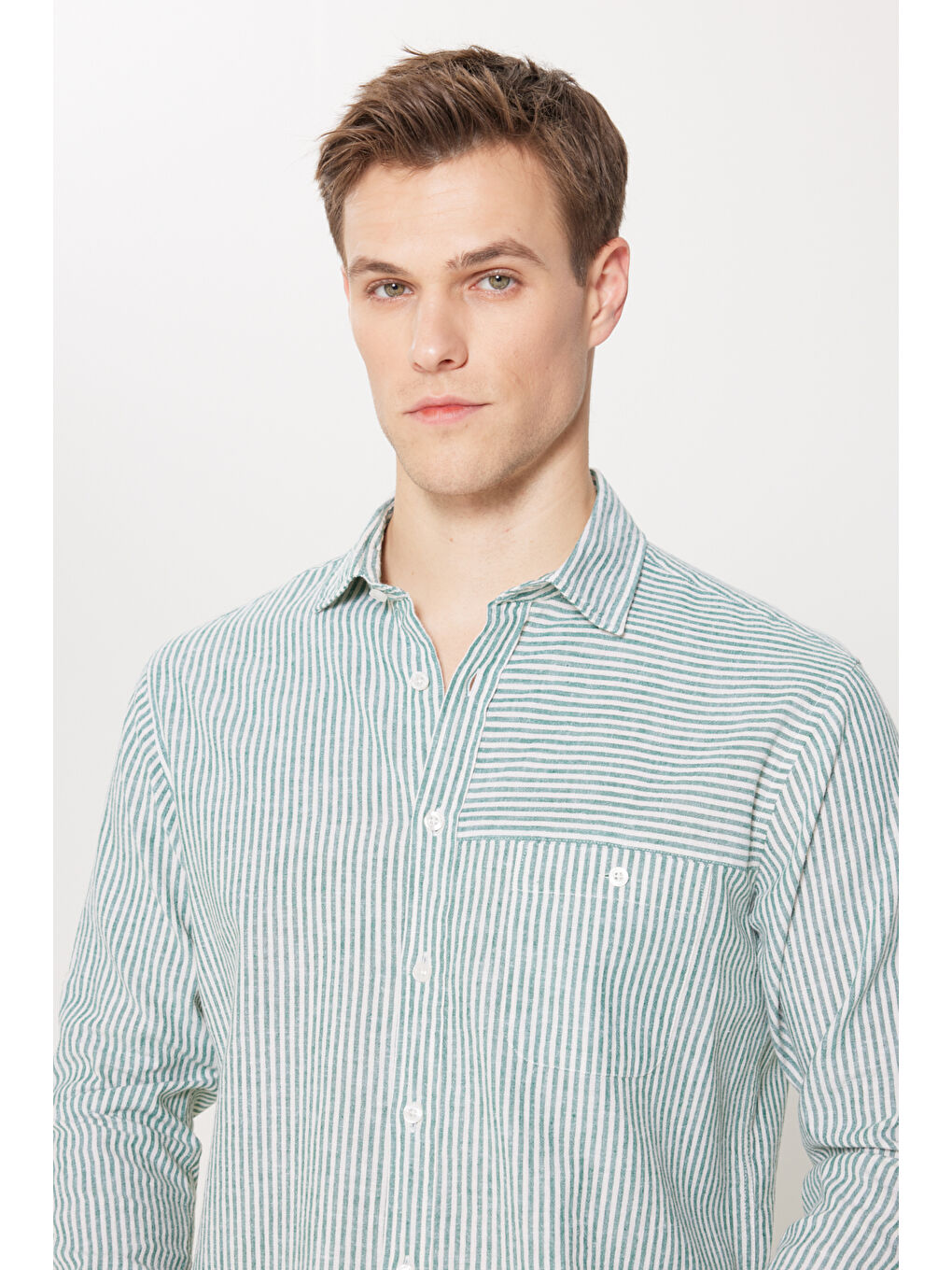 Lila Erkek Yeşil-Ekru Keten Comfort Fit Rahat Kesim Klasik Yaka Çizgili Gömlek-4