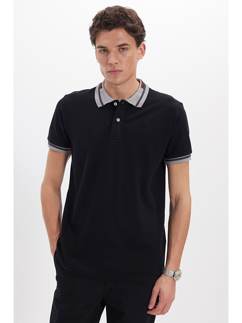 Erkek Slim Fit Dar Kesim %100 Pamuk Düz Pike Yaka Ve Kol Detaylı Siyah Polo Yaka Tişört