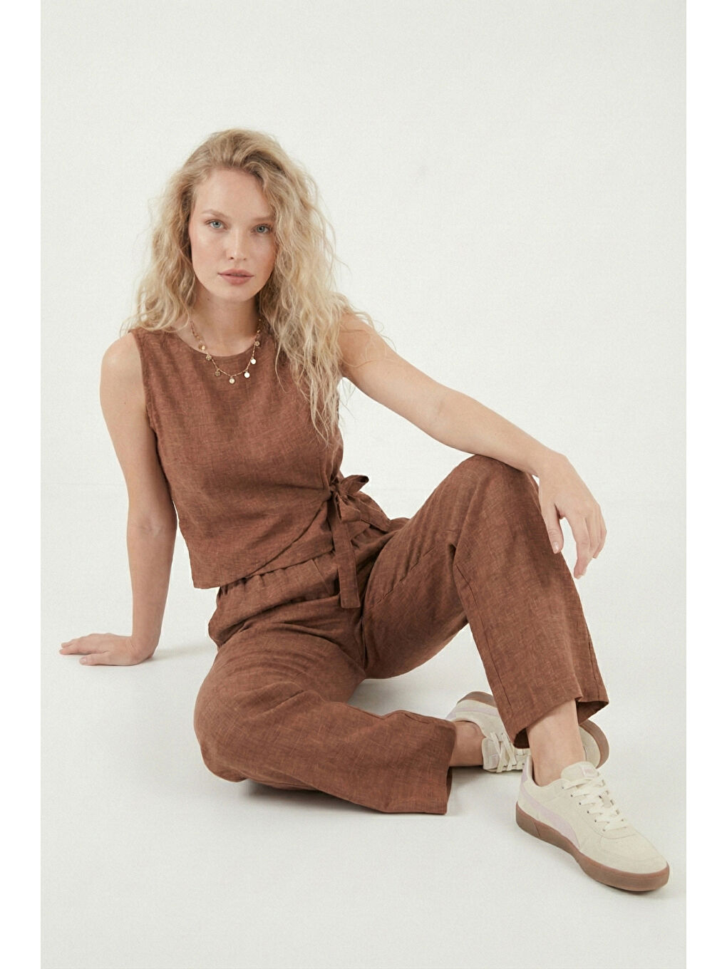 Kahverengi Regular Fit Bağlama Detaylı Bisiklet Yaka Kadın Takım 5866466-5