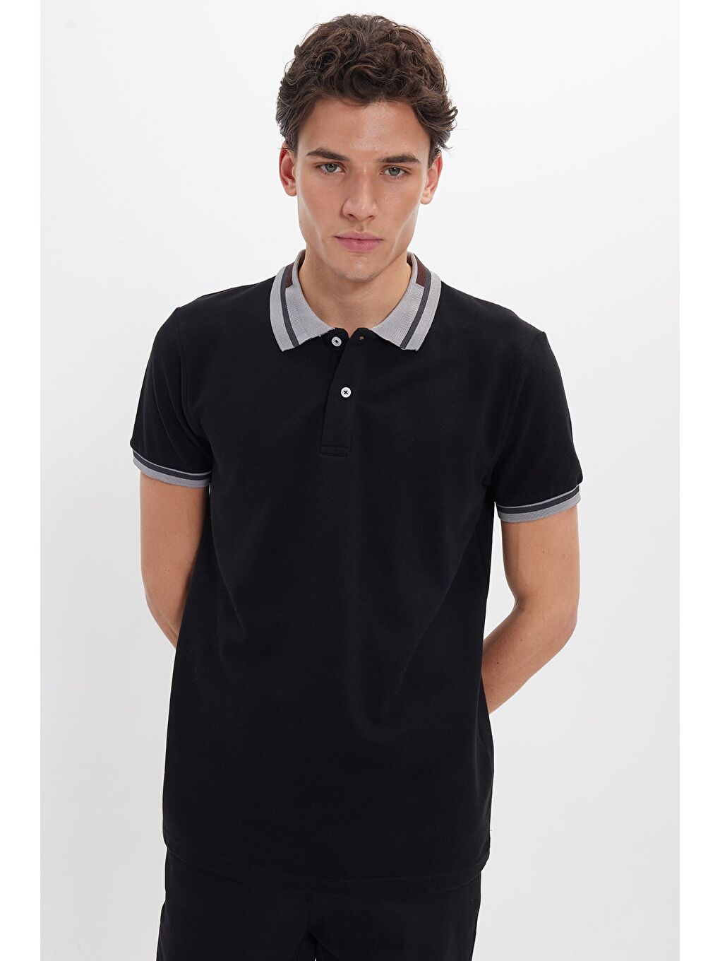Erkek Slim Fit Dar Kesim %100 Pamuk Düz Pike Yaka Ve Kol Detaylı Siyah Polo Yaka Tişört-2