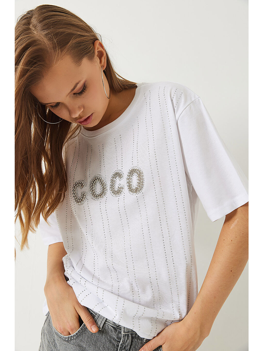 Beyaz Kadın Bisiklet Yaka Kısa Kollu Taş Baskılı T-Shirt-2