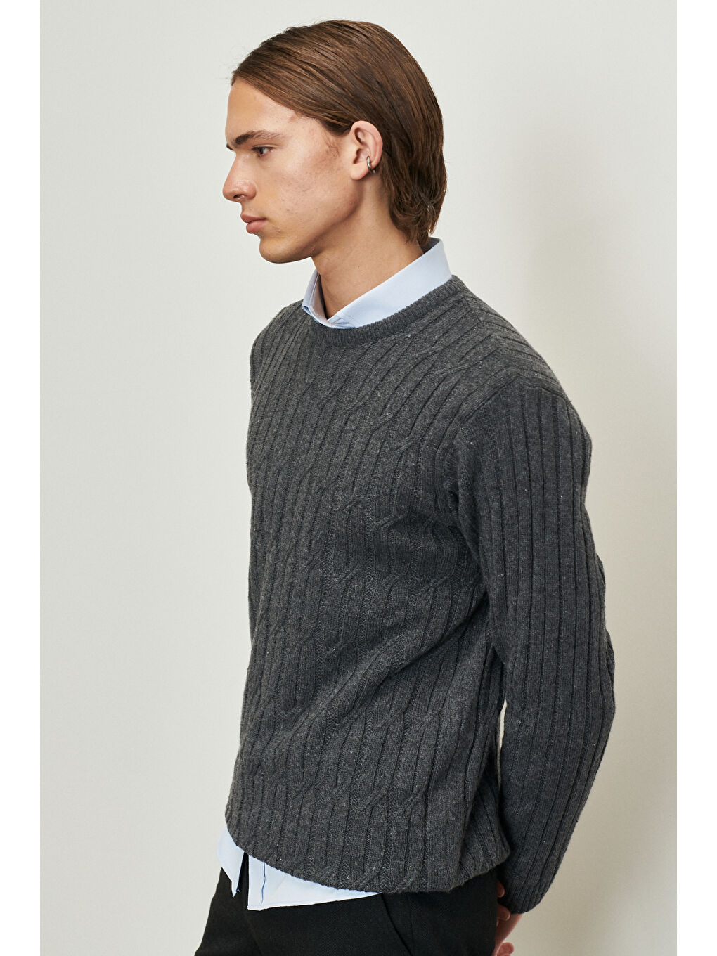 Erkek Koyu Gri Standart Fit Normal Kesim Bisiklet Yaka Jakarlı Triko Kazak-2