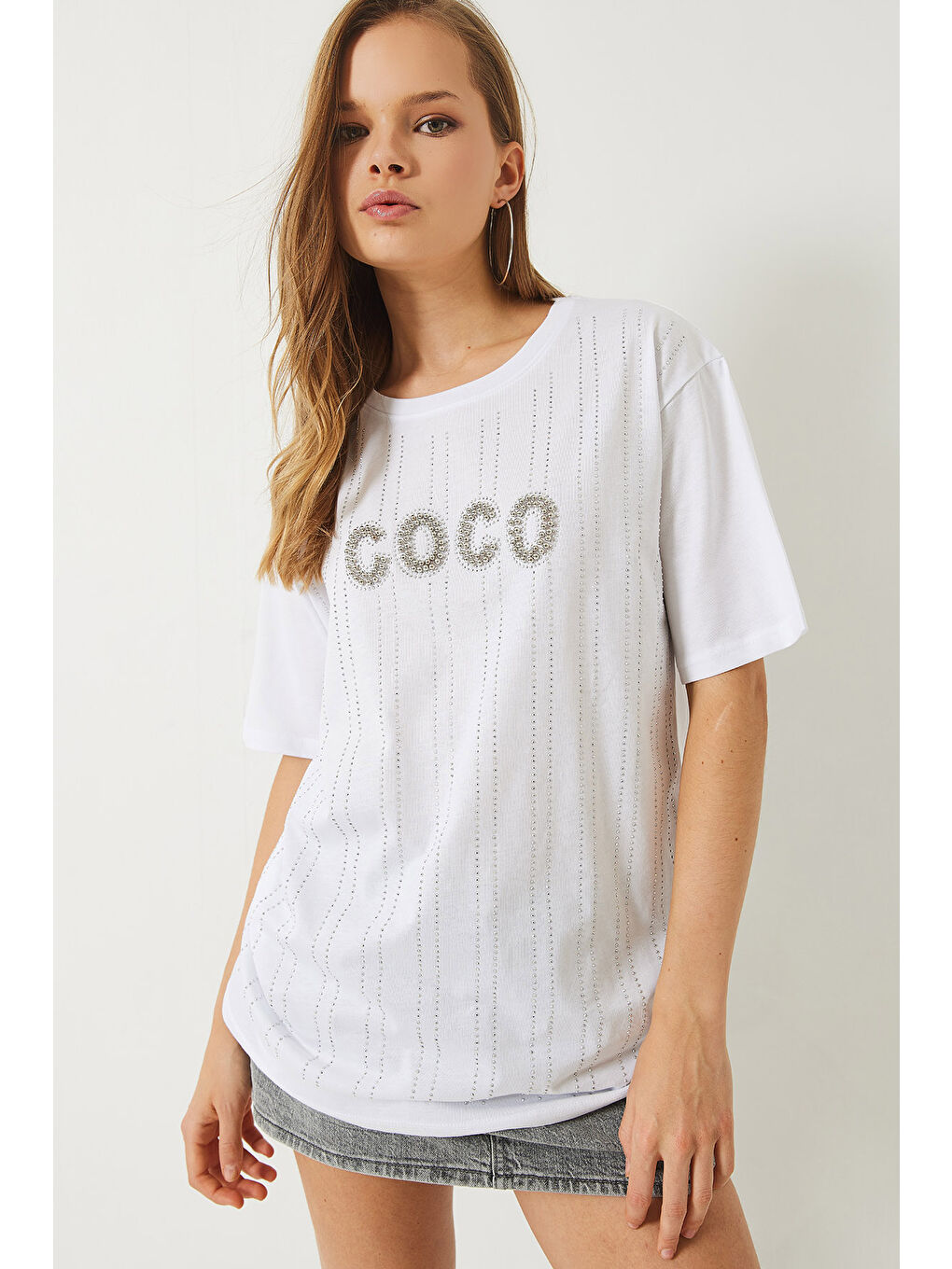 Beyaz Kadın Bisiklet Yaka Kısa Kollu Taş Baskılı T-Shirt-3