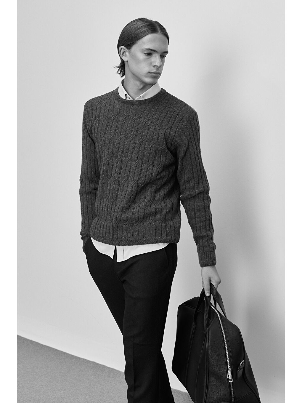 Erkek Koyu Gri Standart Fit Normal Kesim Bisiklet Yaka Jakarlı Triko Kazak-3