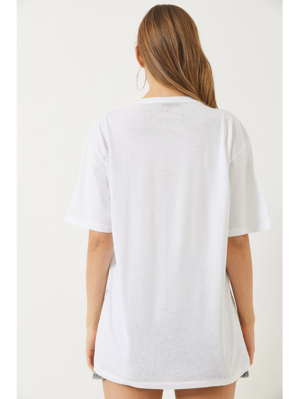 Beyaz Kadın Bisiklet Yaka Kısa Kollu Taş Baskılı T-Shirt-5