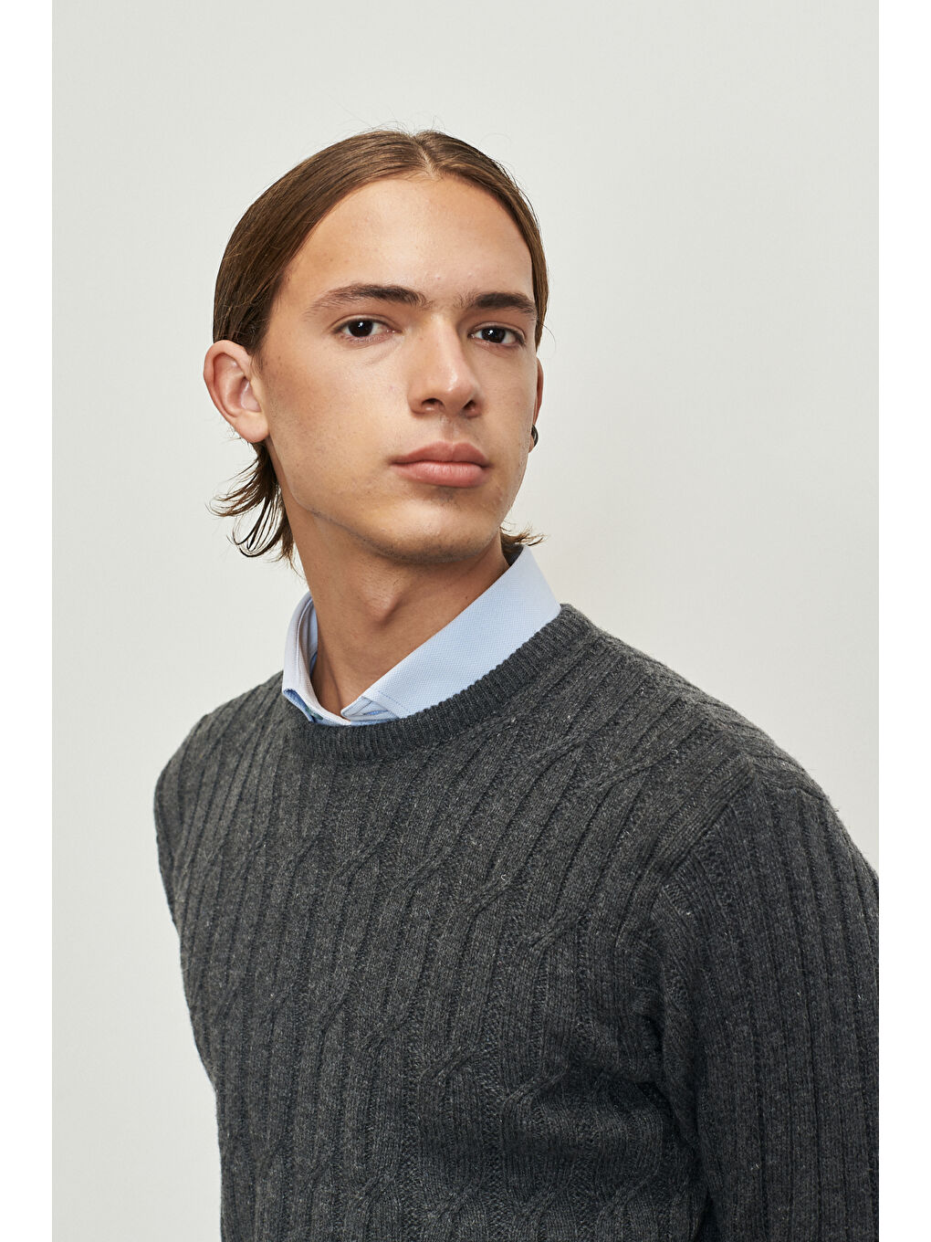 Erkek Koyu Gri Standart Fit Normal Kesim Bisiklet Yaka Jakarlı Triko Kazak-4