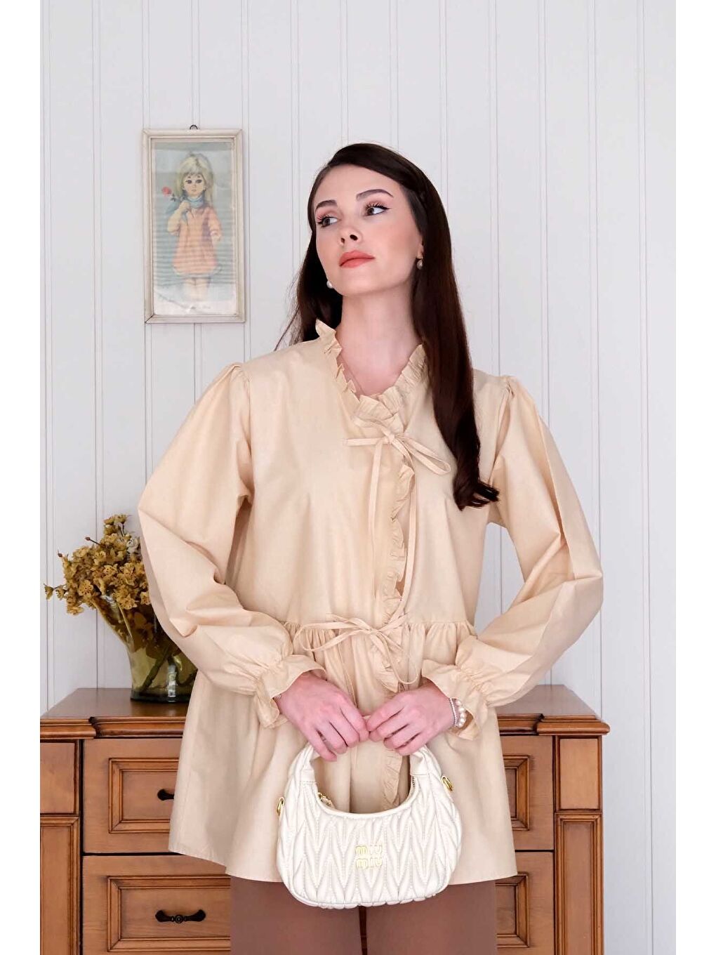 Ekru Krem Fırfırlı Bağlamalı Tunik-1