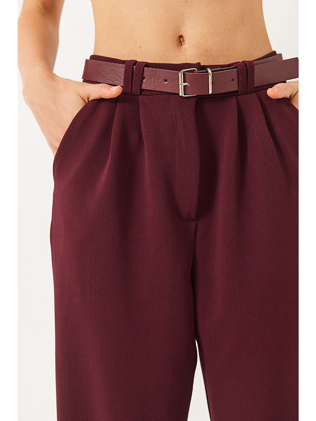 Bordo Kadın Çift Pile Detaylı Kemerli Örme Pantolon-5
