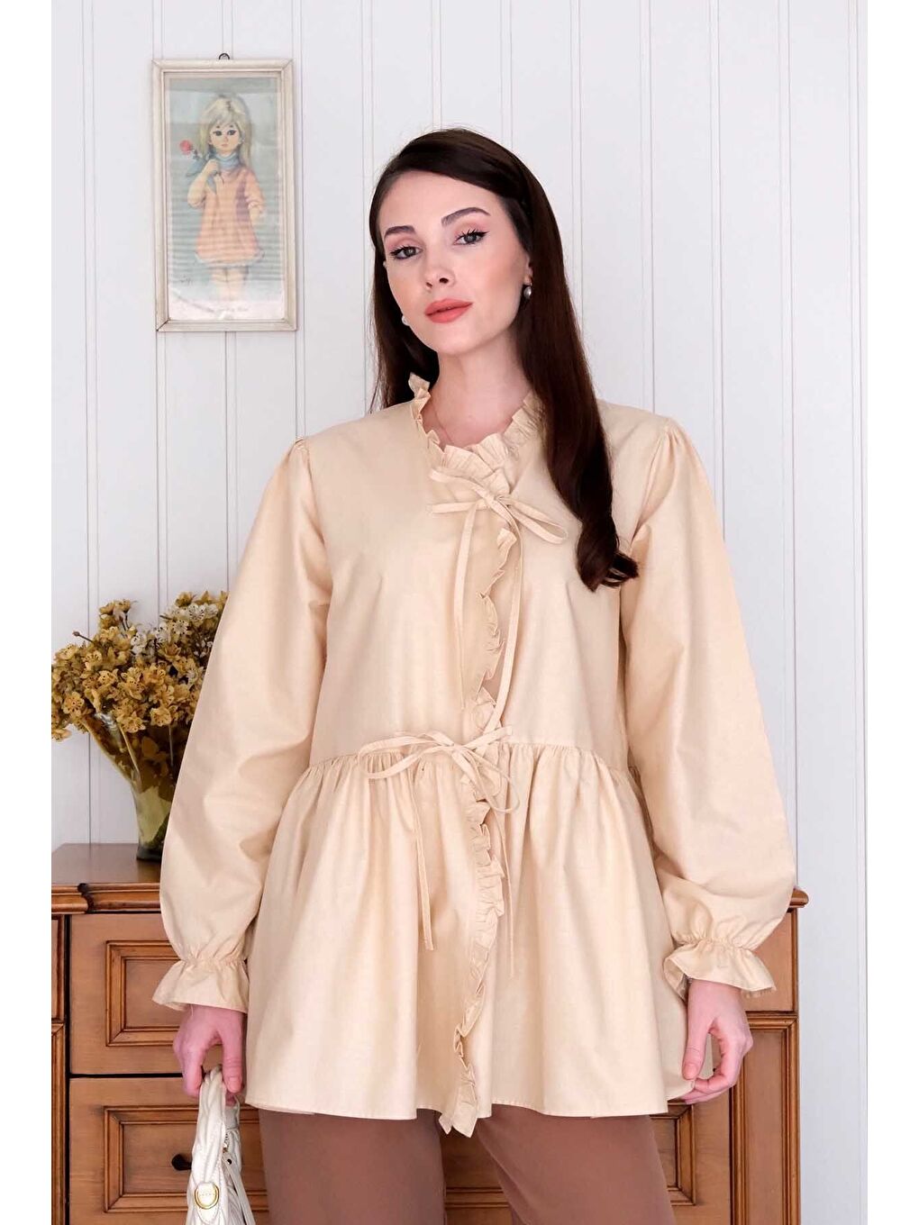Ekru Krem Fırfırlı Bağlamalı Tunik-5