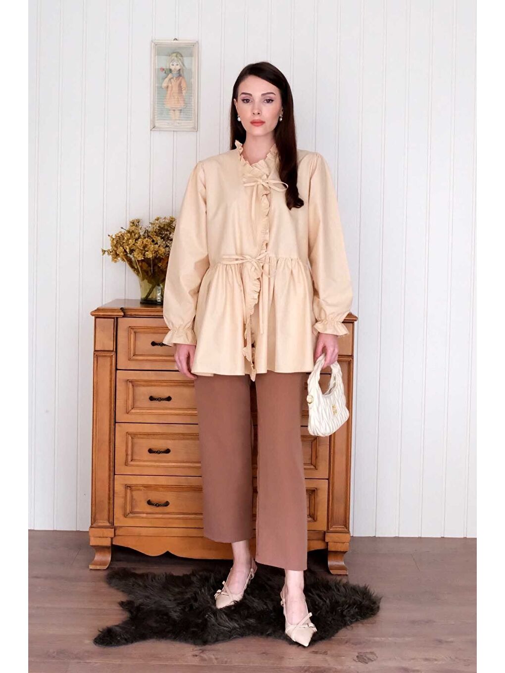 Ekru Krem Fırfırlı Bağlamalı Tunik-6