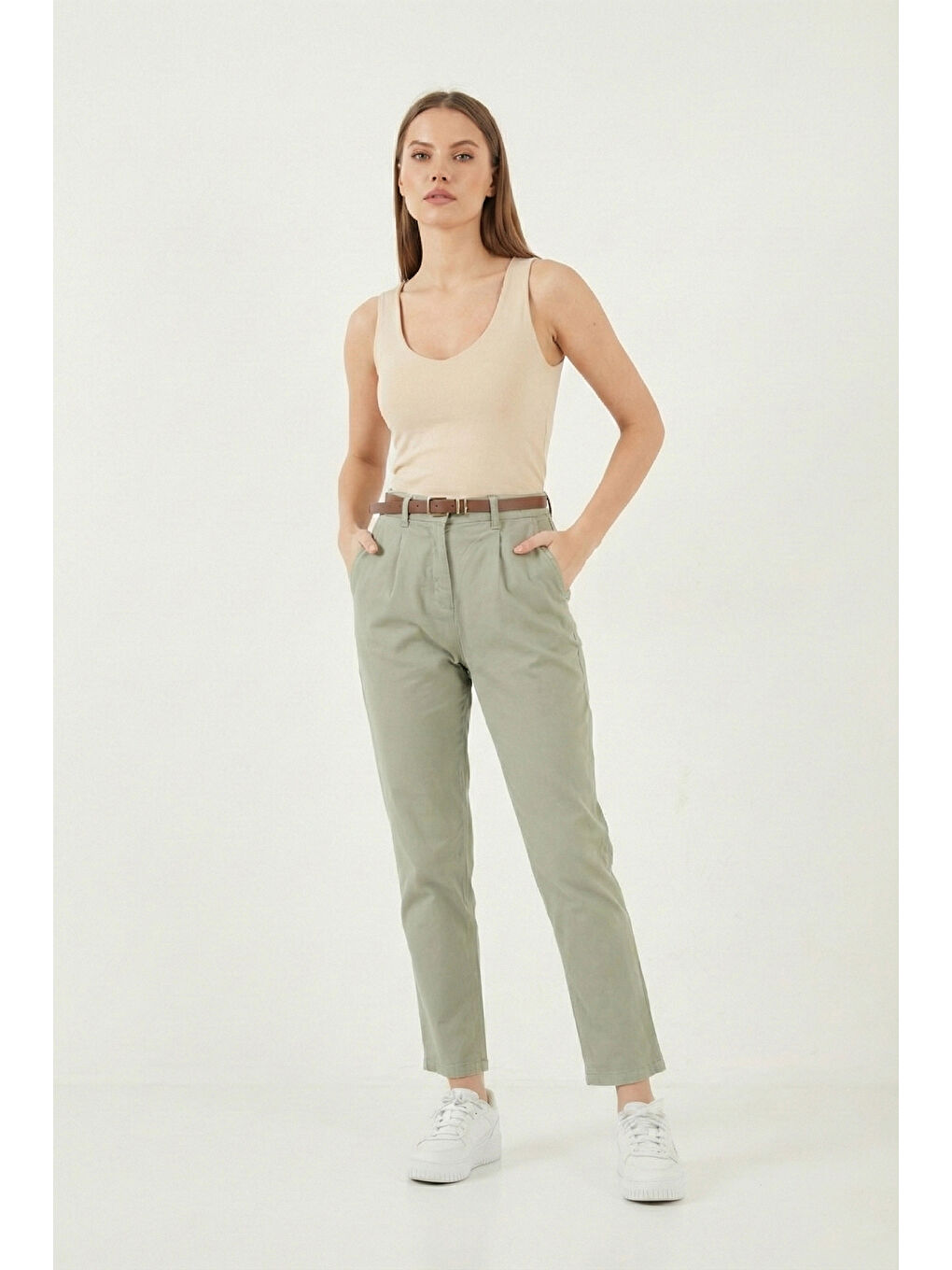 Haki Streç Pamuklu Regular Fit Yüksek Bel Düz Kısa Paça Kemerli Kadın Pantolon 668YP5335-2