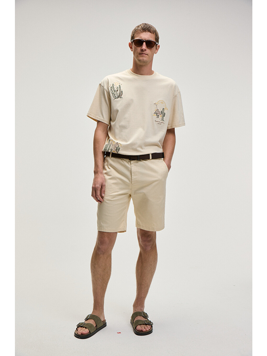 Bej TEEMO Erkek Yanları Cepli Fermuarlı Elastanlı Slim Fit AÇIK BEJ Şort