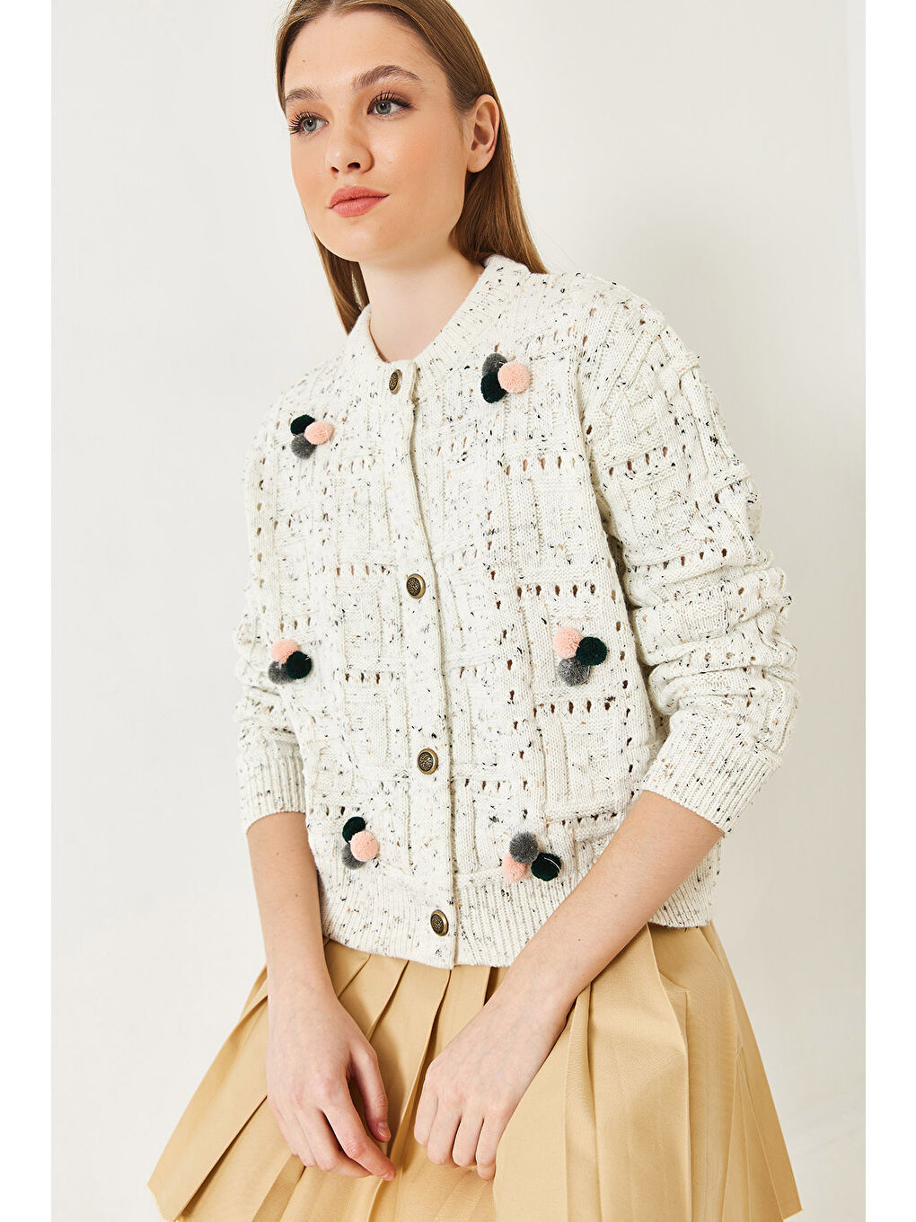 Ekru Kadın Ponponlu Desenli Triko Hırka-1