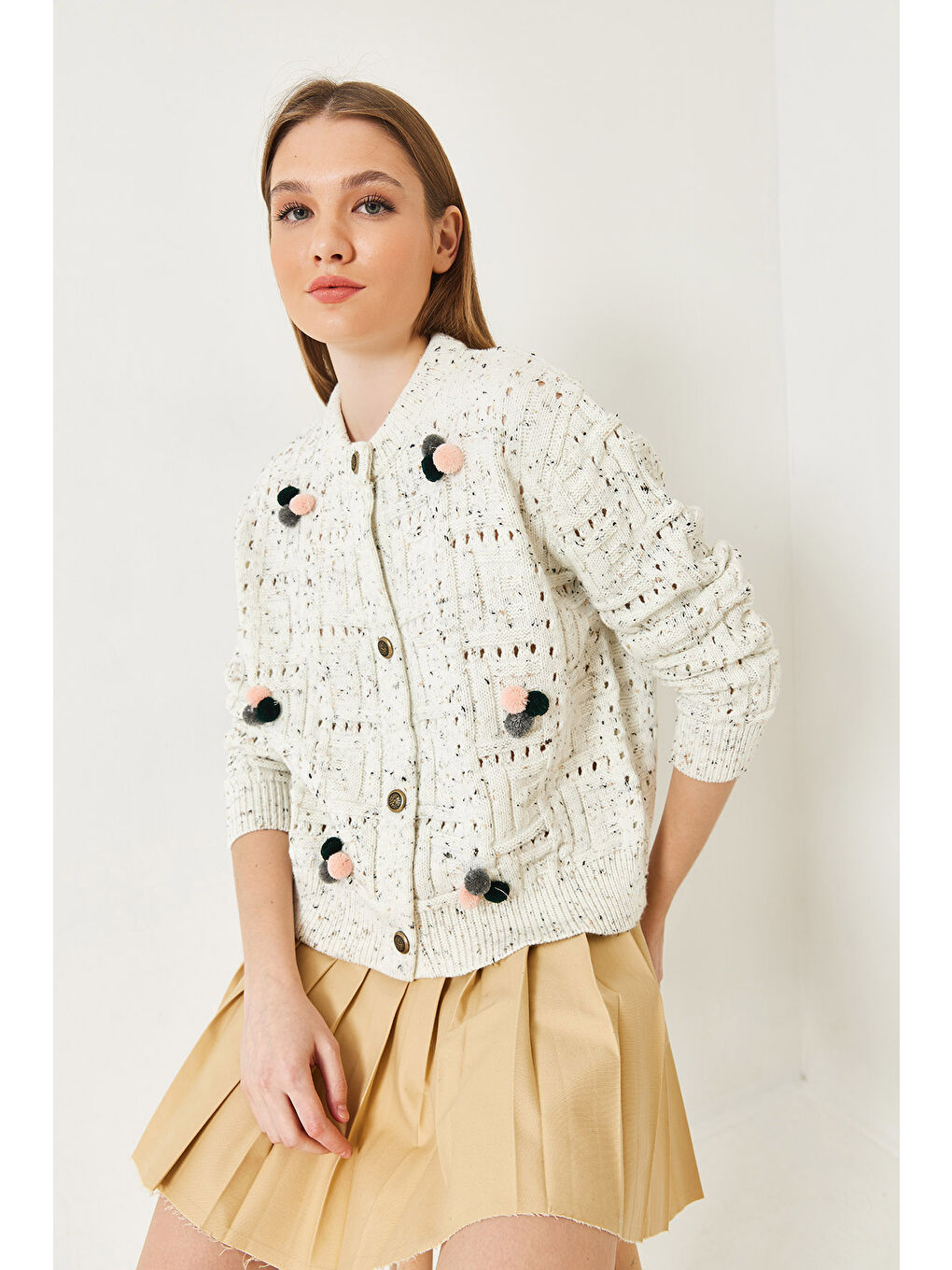 Ekru Kadın Ponponlu Desenli Triko Hırka-2