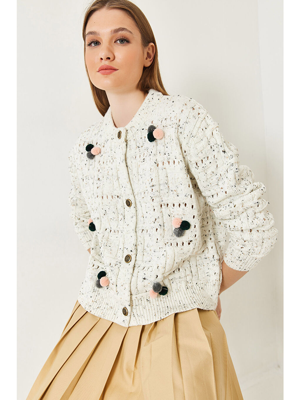 Ekru Kadın Ponponlu Desenli Triko Hırka-3