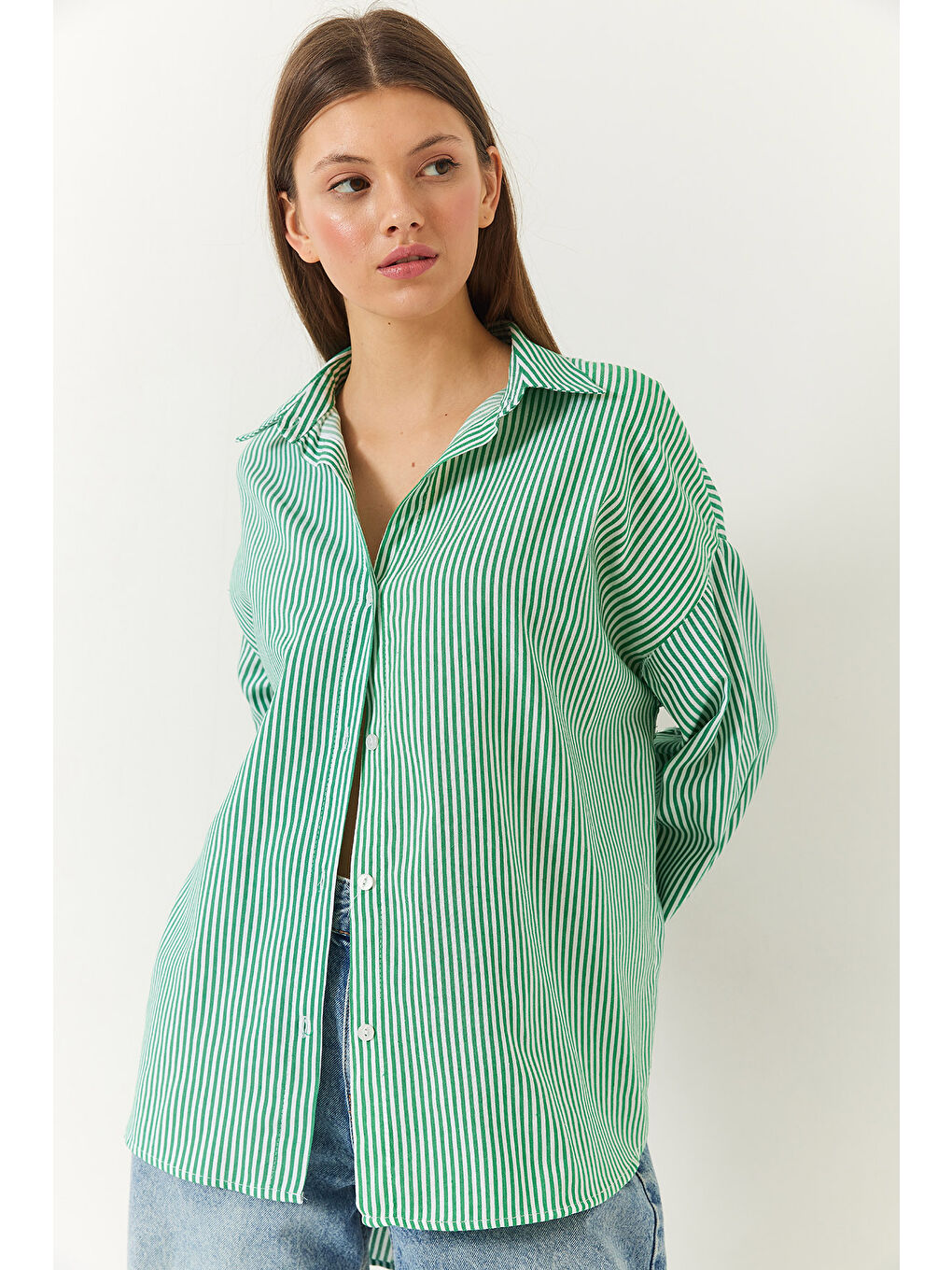 Beyaz Kadın Üç Çizgili Oversize Standart Basic Gömlek-3