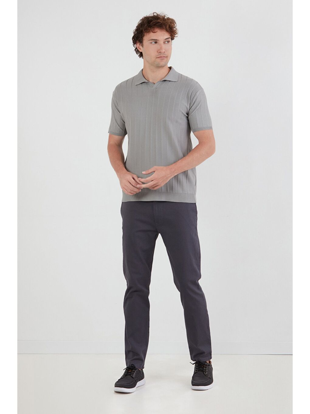 Gri Şeritli Polo Yaka Triko Tişört-1
