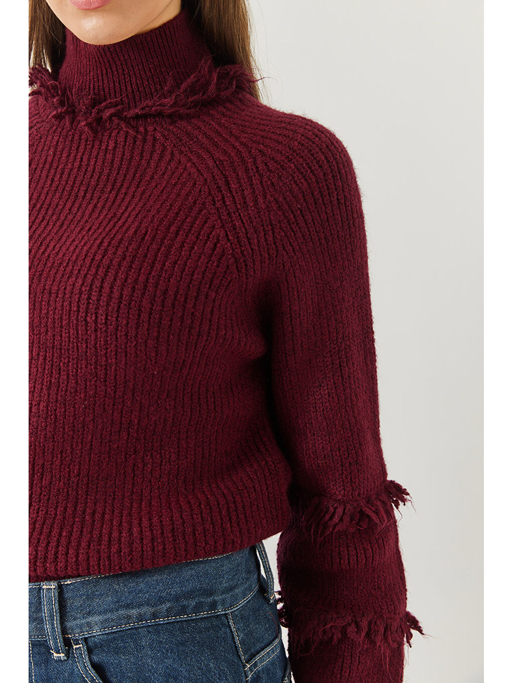 Bordo Kadın Yaka ve Kol Saçaklı Triko Kazak-4