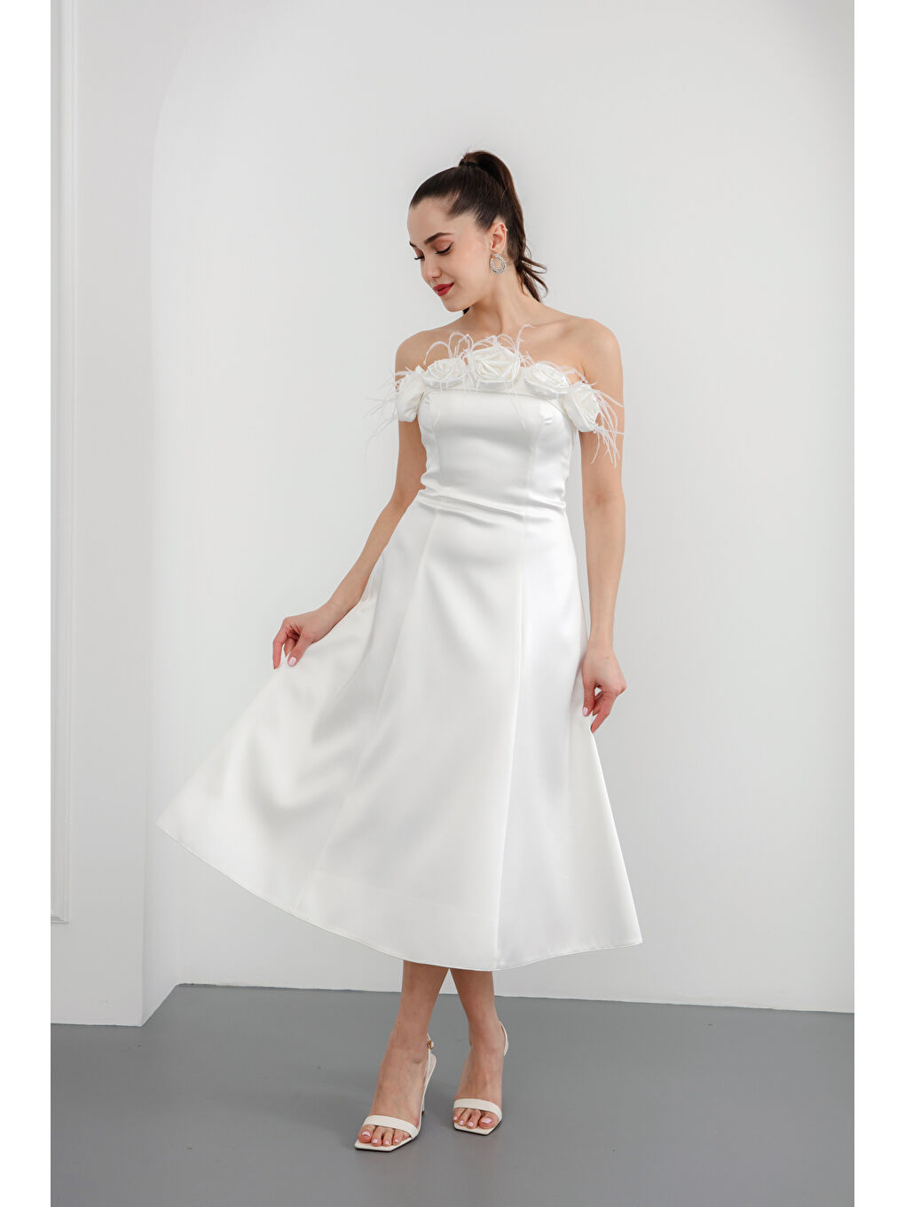 Kadın Beyaz Gül Detaylı Midi Söz Nişan Nikah Abiye Elbise