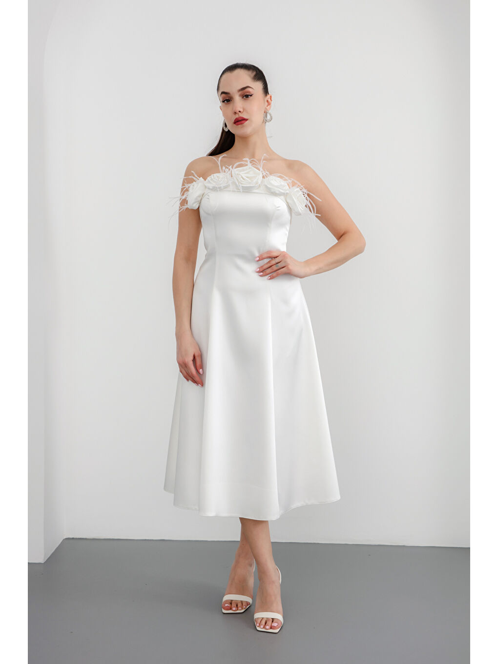 Kadın Beyaz Gül Detaylı Midi Söz Nişan Nikah Abiye Elbise-1