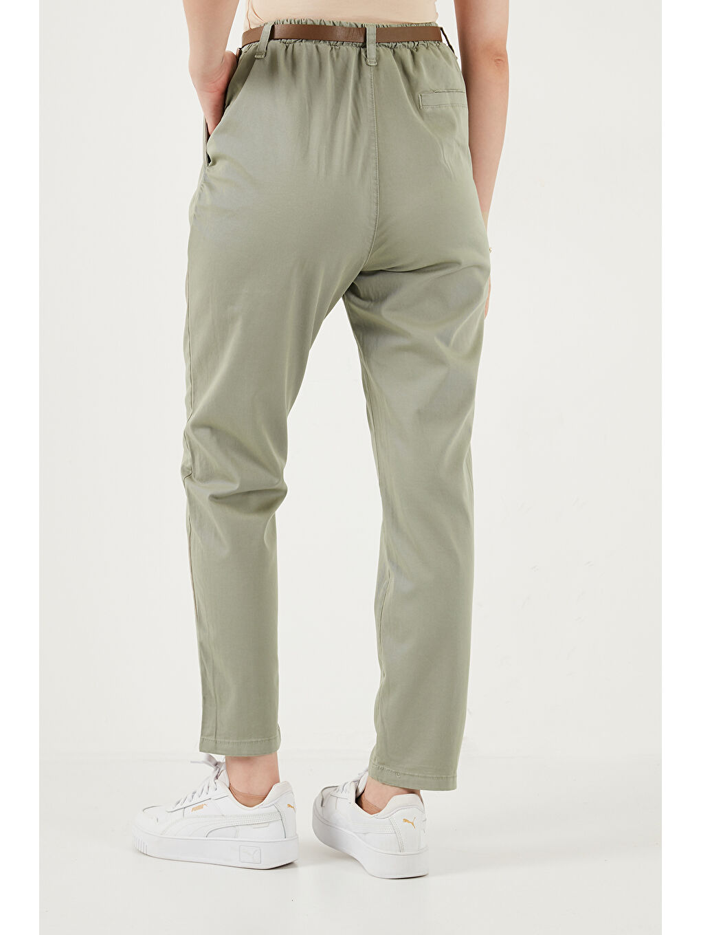 Haki Streç Pamuklu Regular Fit Yüksek Bel Düz Kısa Paça Kemerli Kadın Pantolon 668YP5335-6