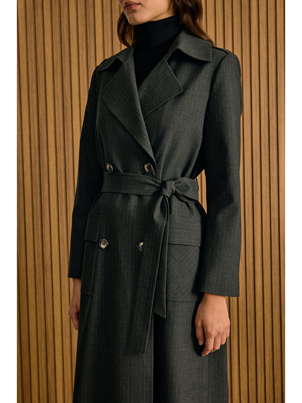 Antrasit Çizgili Seyyar Şallı Kruvaze Kapama Pardösü-2