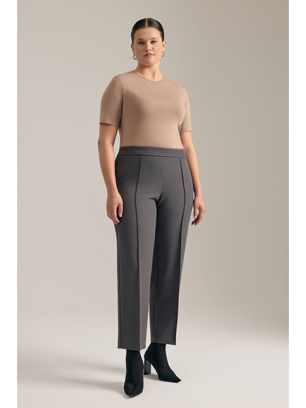 Antrasit Kemeri Pile Detaylı Pantolon