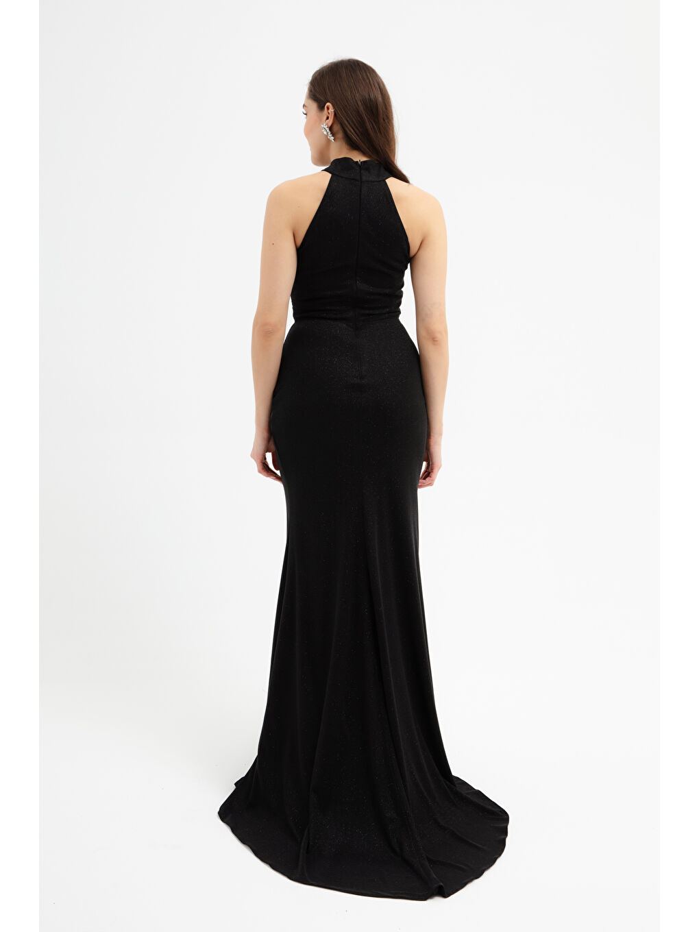 Kadın Siyah Halter Yaka Yırtmaçlı Uzun Simli Abiye Elbise-4