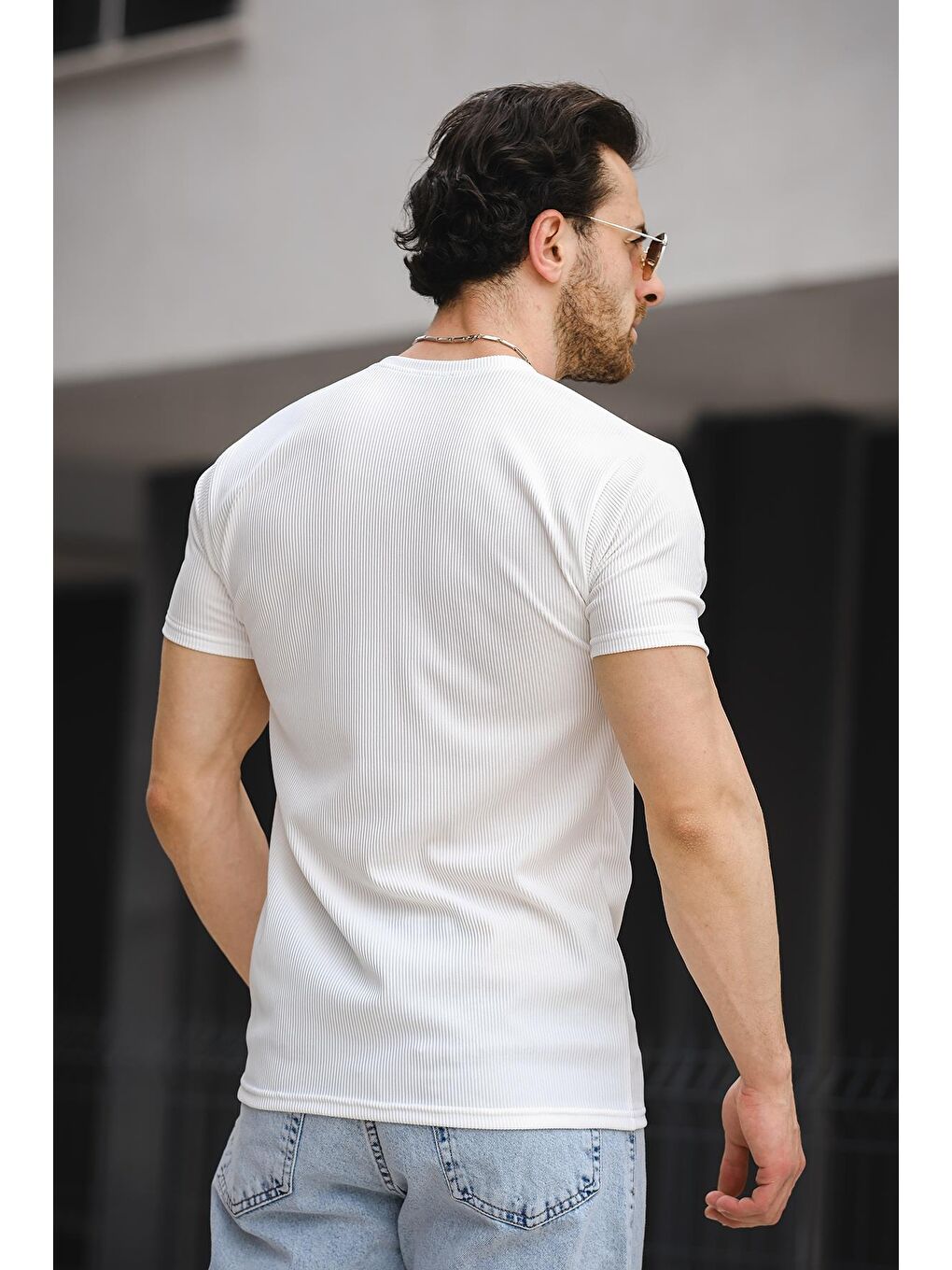 Beyaz Bisiklet Yaka Kısa Kollu Baskılı Erkek Tişört-3