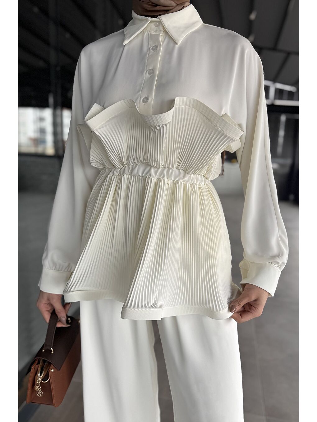 Ekru Volanlı Pile Detaylı Gömlek Pantolon Tesettür İkili Takım-5