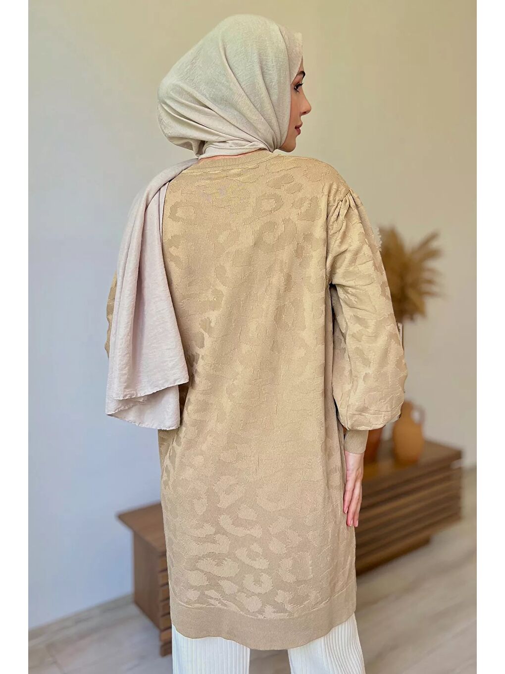 Bej Bisiklet Yaka Desenli Tesettür Triko Tunik-7