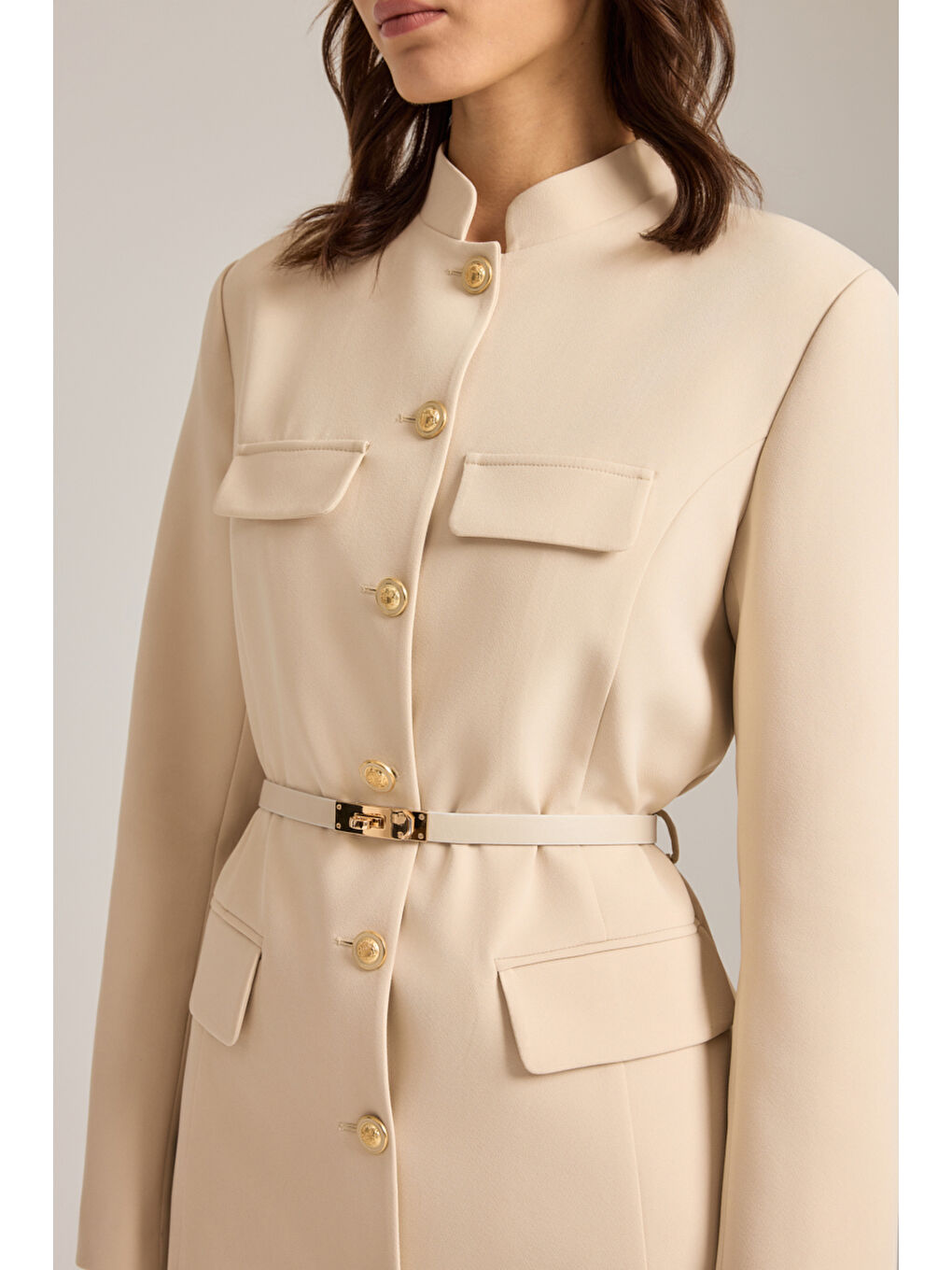 Bej Kemer Aksesuarlı Hakim Yaka Ceket-4