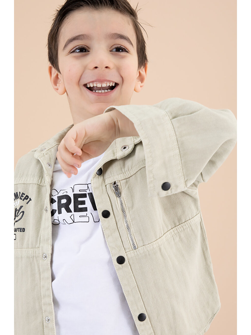 Erkek Çocuk Bej Fermuar Cepli Yazı Baskılı Tişörtlü Ceket 20090-2