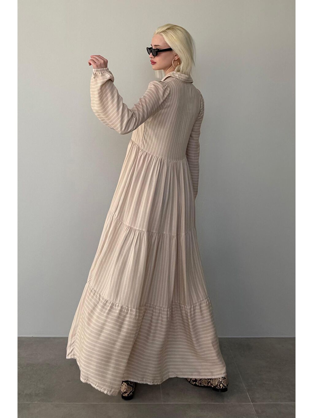 Bej Düğmeli Puantiyeli Uzun Elbise Mg2404-3