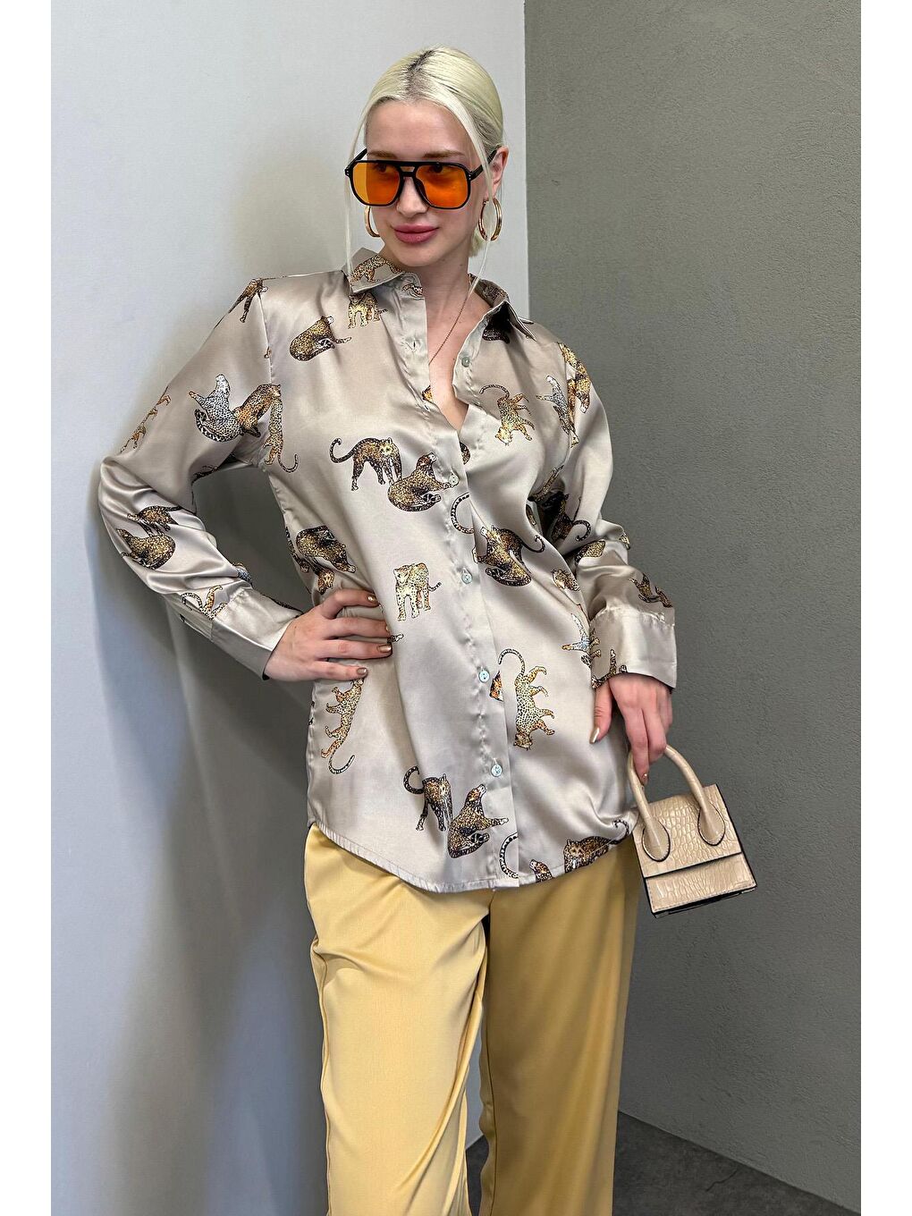 Leoparlı Ekru Saten Gömlek Mg187-2