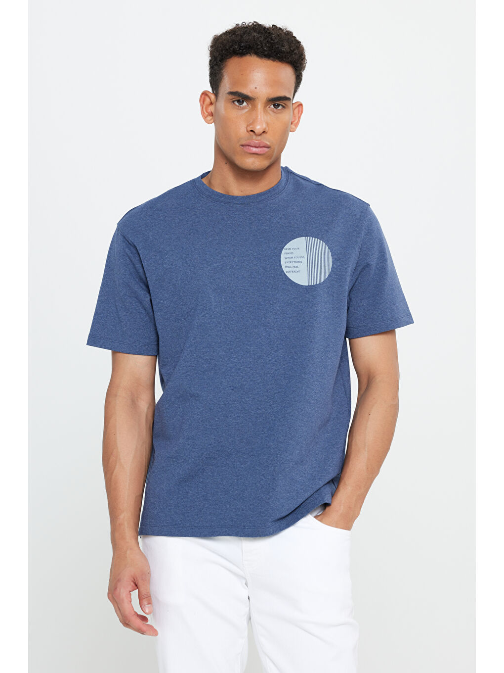 Erkek İndigo Modern Fit Bisiklet Yaka Kısa Kollu Pamuklu Baskılı Sweatshirt