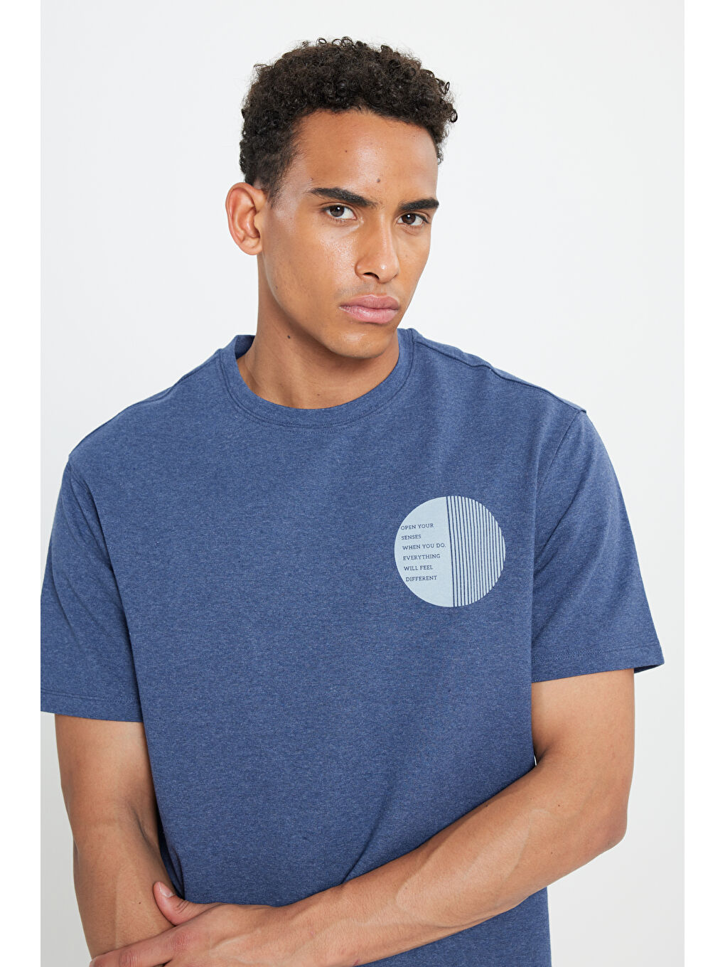 Erkek İndigo Modern Fit Bisiklet Yaka Kısa Kollu Pamuklu Baskılı Sweatshirt-3