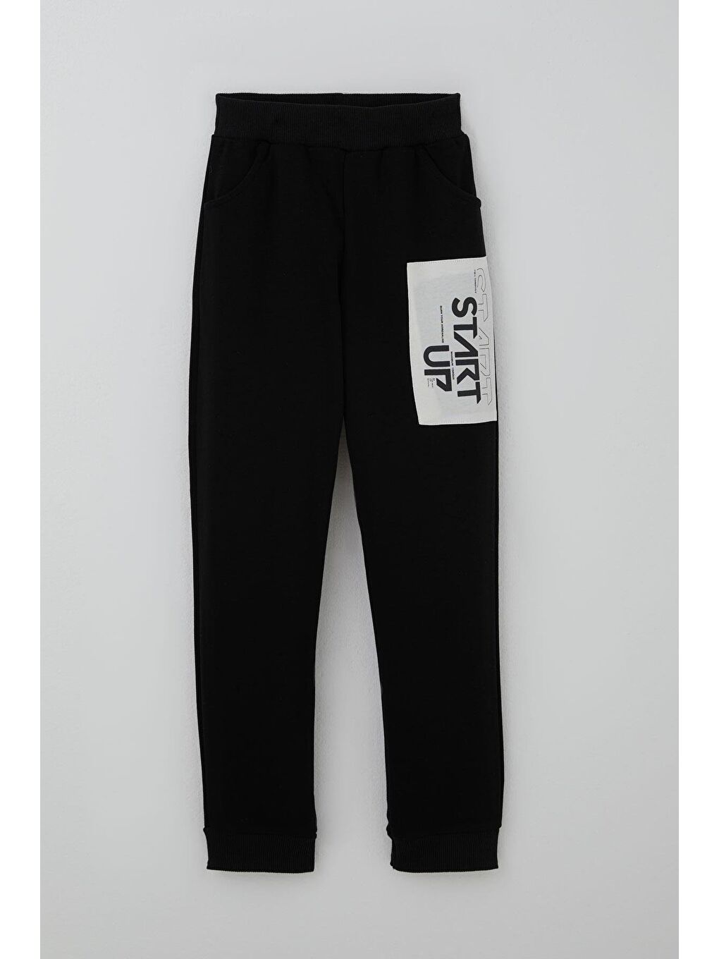 Erkek Çocuk Eşofman Takımı Yazı Baskılı Pantolunu Parça Detaylı Siyah (5-9 Yaş)-2