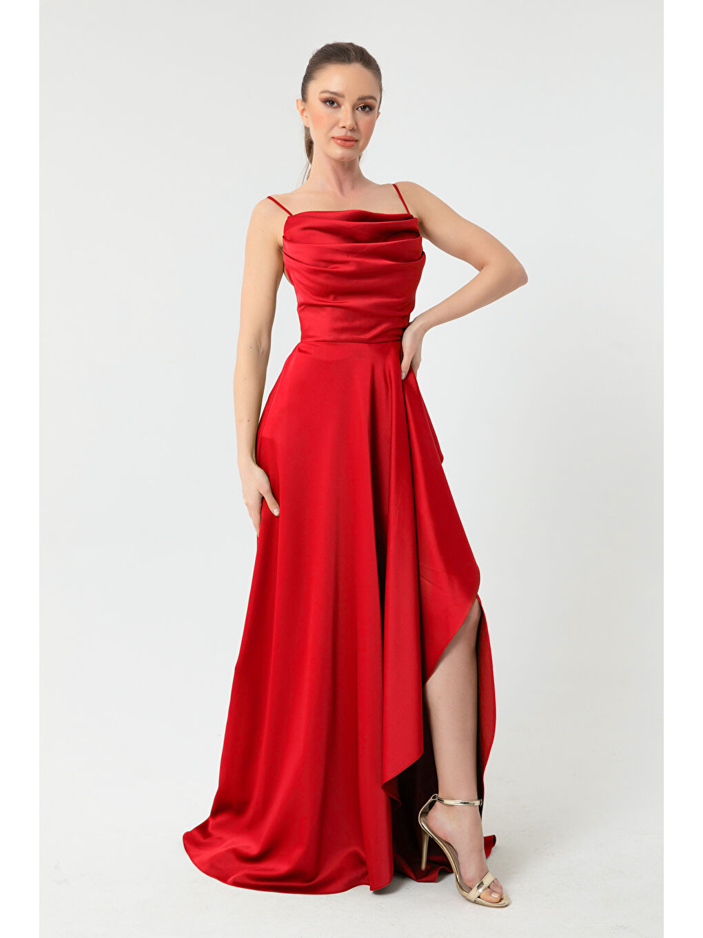 Kadın Kırmızı Volanlı Yırtmaçlı Saten Abiye & Mezuniyet Elbisesi-1