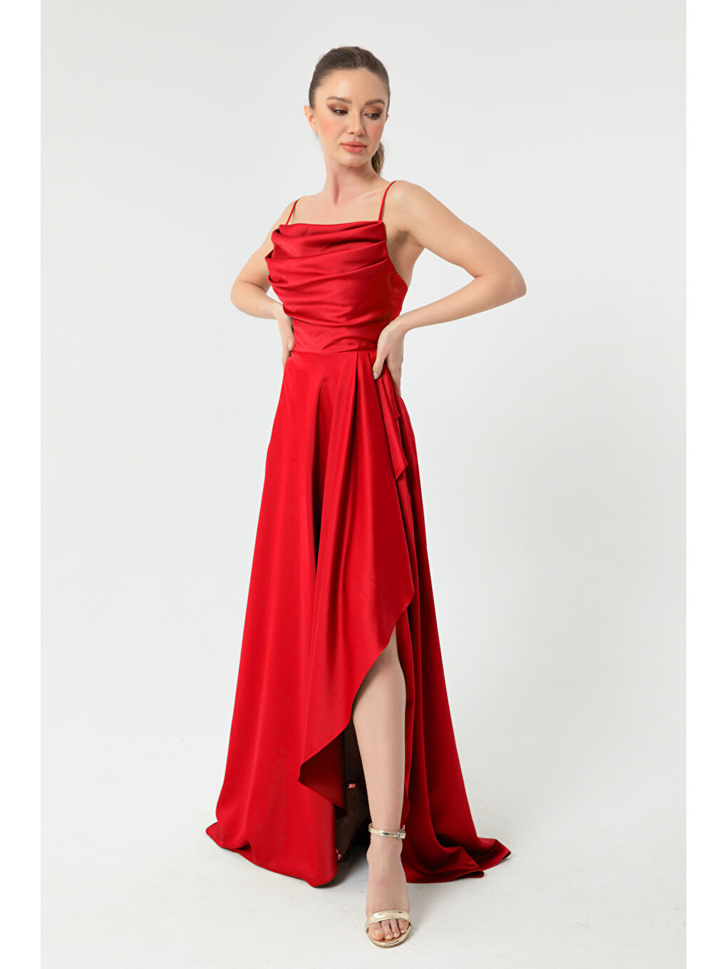 Kadın Kırmızı Volanlı Yırtmaçlı Saten Abiye & Mezuniyet Elbisesi-2