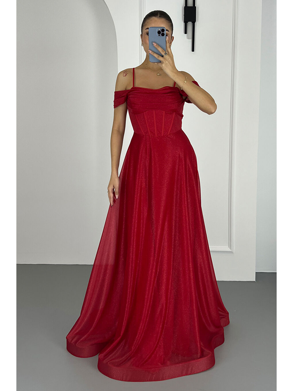 Kadın Kırmızı Askılı Simli Uzun Kloş Abiye Elbise