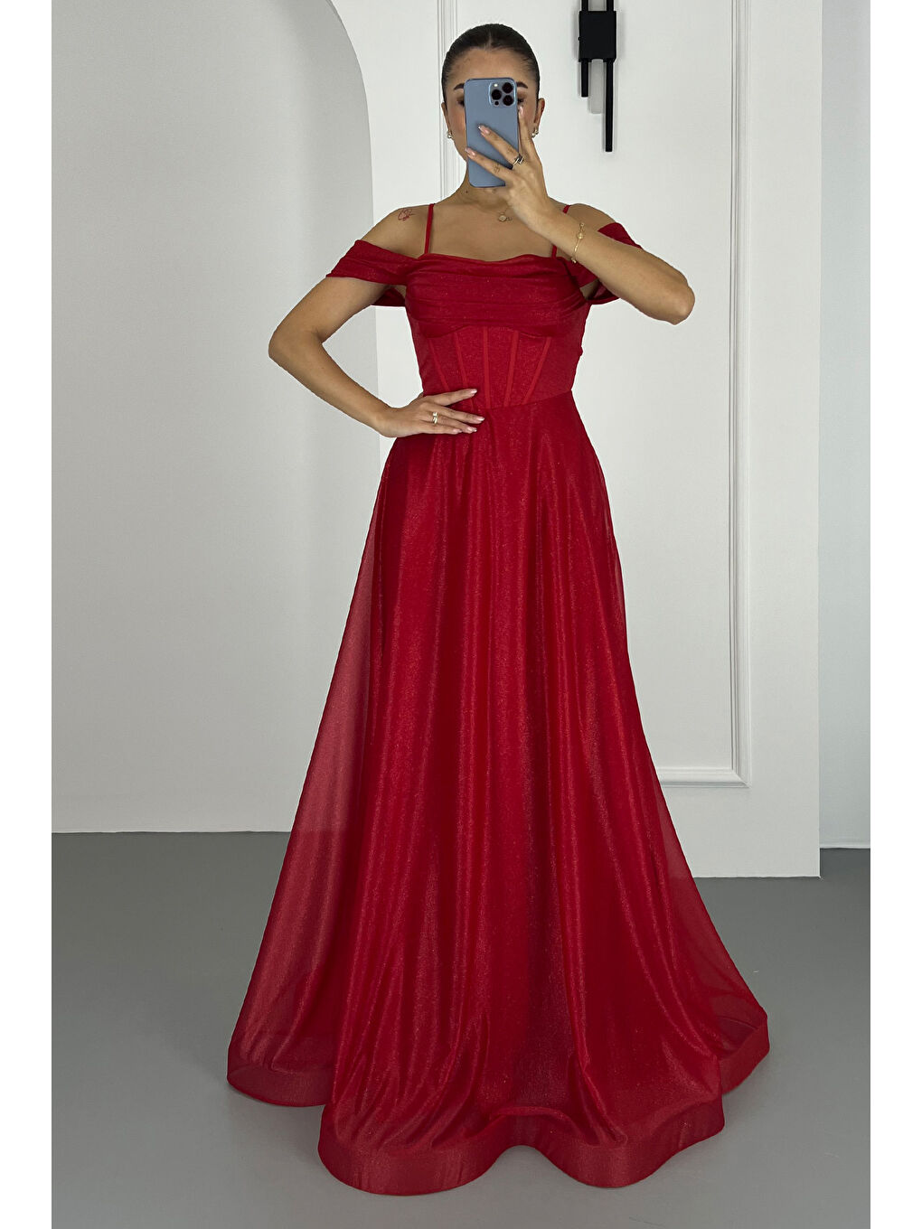 Kadın Kırmızı Askılı Simli Uzun Kloş Abiye Elbise-1