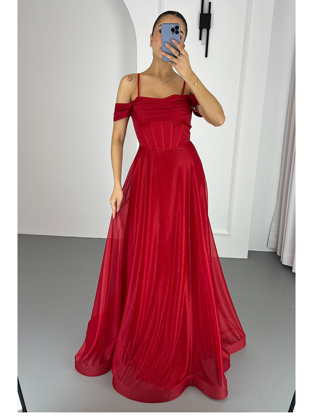 Kadın Kırmızı Askılı Simli Uzun Kloş Abiye Elbise-3