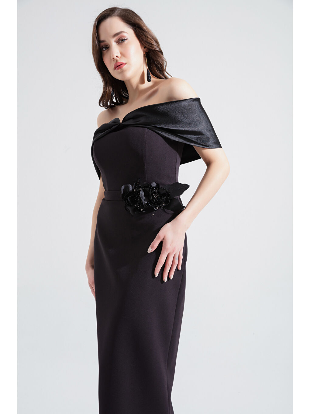 Kadın Siyah Kayık Yaka Fiyonklu Midi Abiye Elbise-2