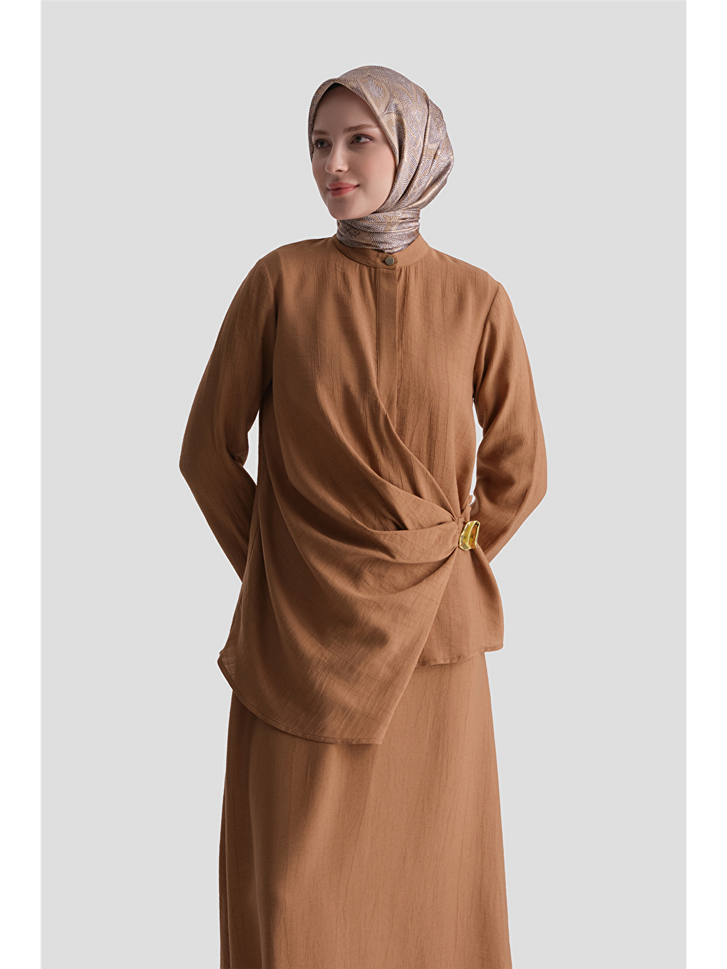 Kahverengi Aksesuar Detaylı Takım Camel-2