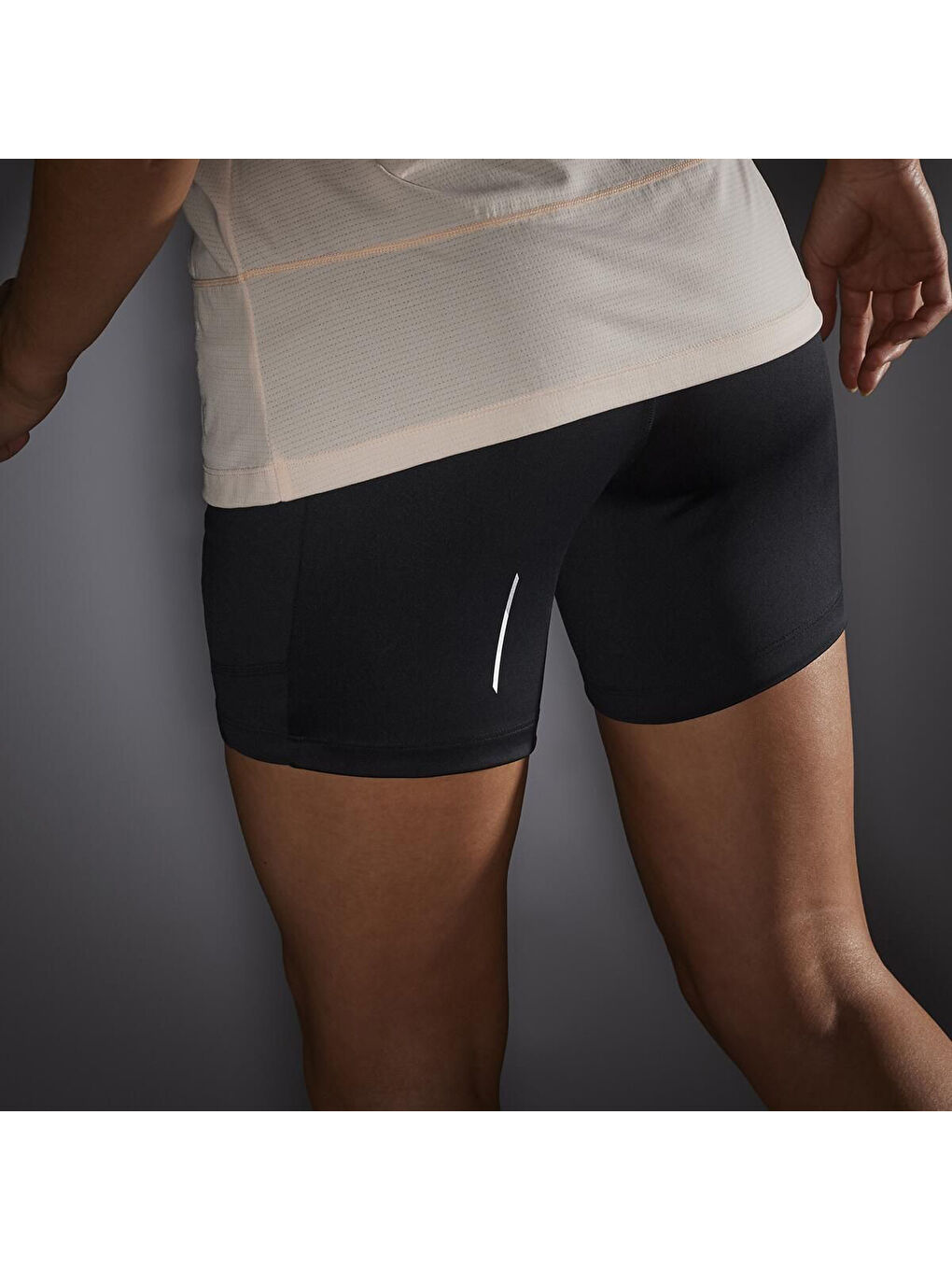 Cross Run Short Tight Kadın Siyah Koşu Taytı-3