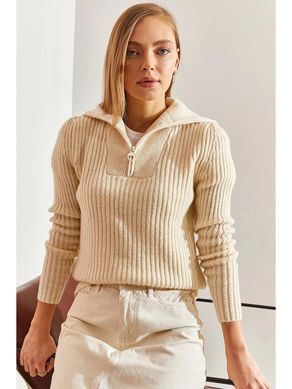 Ekru Kadın Balıkçı Yaka Fermuarlı Triko Kazak-1