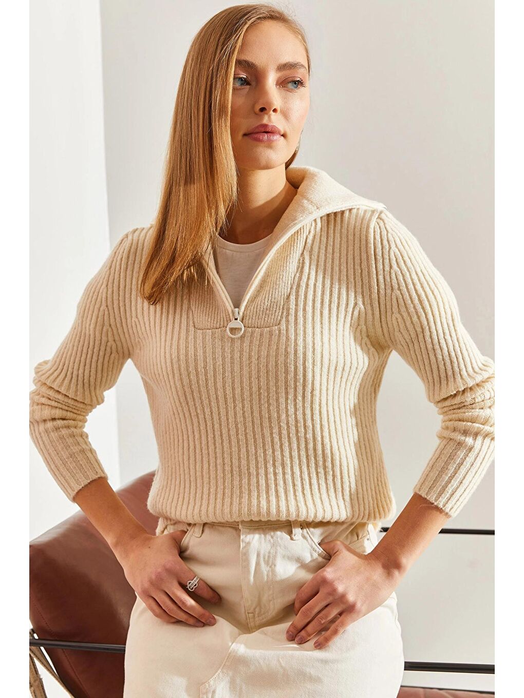 Ekru Kadın Balıkçı Yaka Fermuarlı Triko Kazak-3